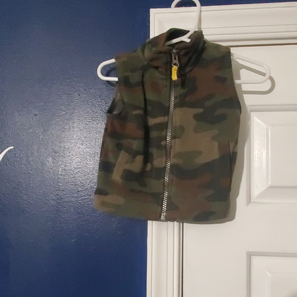Carter's Boy Camo Vest 9 month toddler